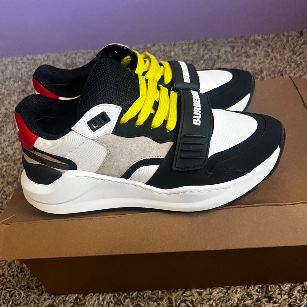 Burberry Ramsey Sneaker - Picture 9 of 12